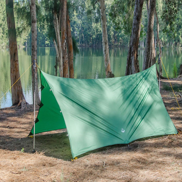 Bâches et abris imperméables pour tente de camping