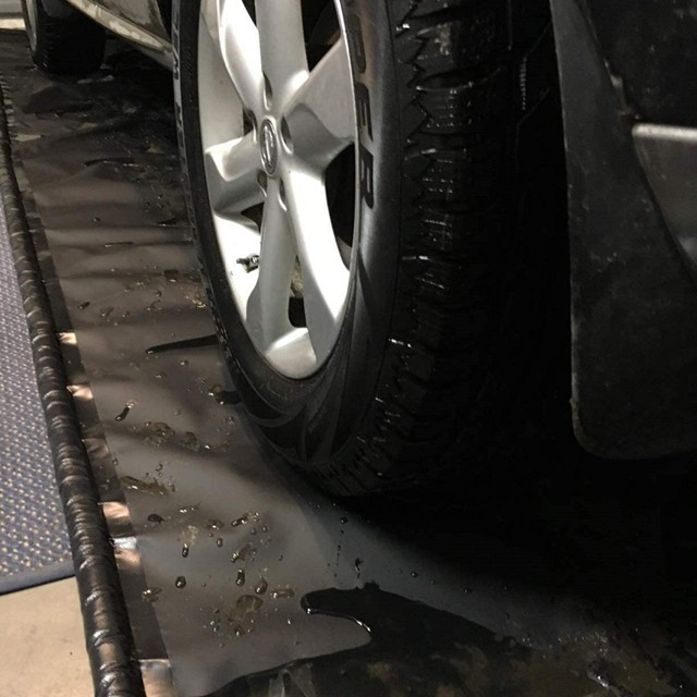 Tapis de sol de garage de confinement de lavage de voiture de mur de mousse