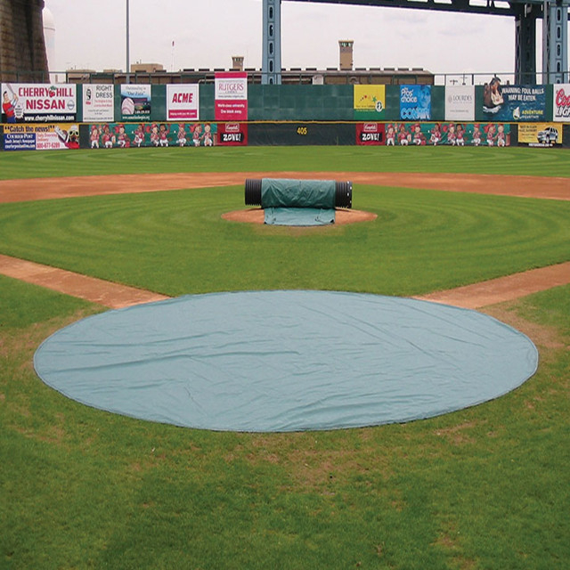 Bâches et couvertures pour terrains de baseball et de softball