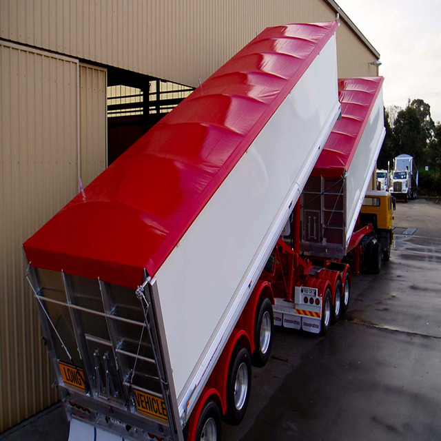 Bâches latérales pour camions à benne basculante